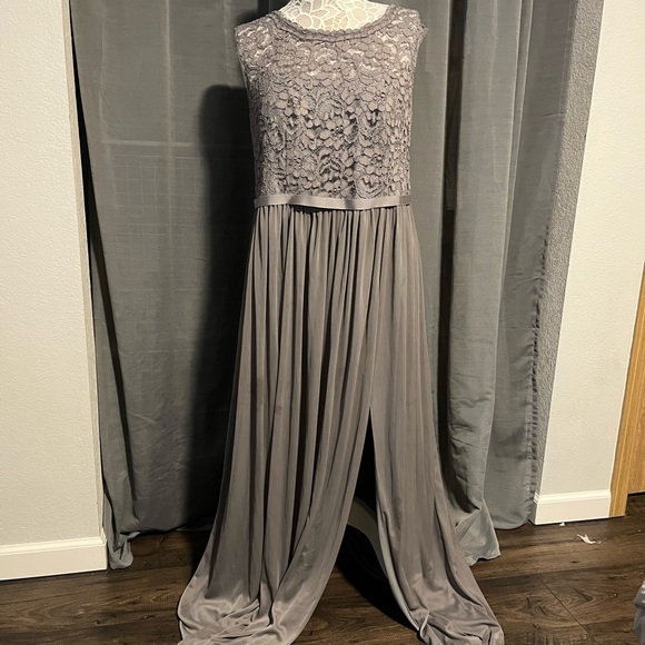 David’s Bridal size 16 grey bridesmaids dress - Picture 2 of 4
